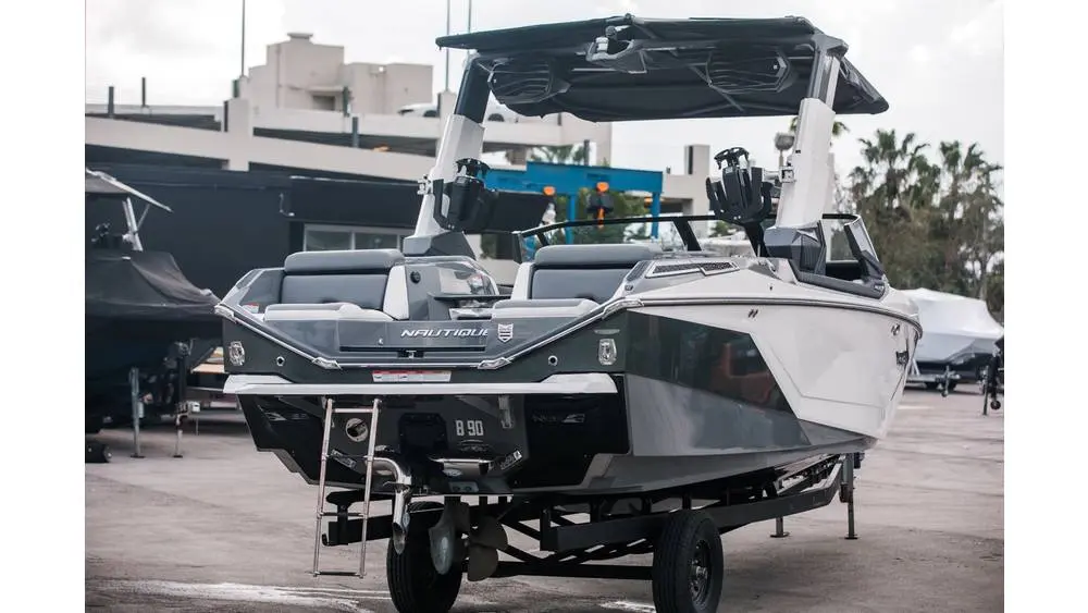 2021 Nautique g23