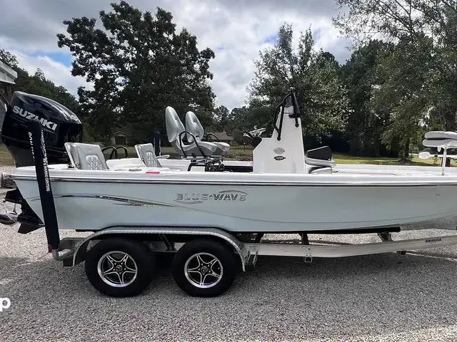 Blue Wave Boats Pure Bay 2200