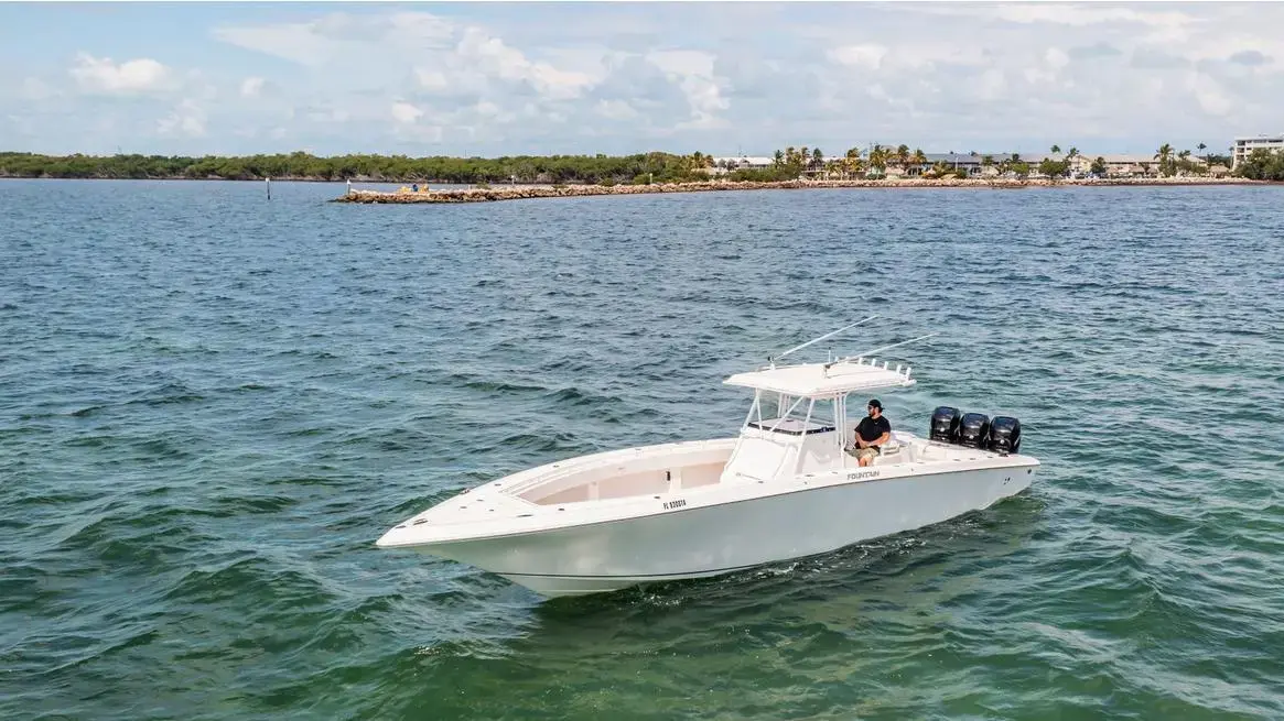 2007 Fountain 38 center console