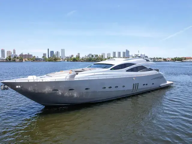 Pershing 90