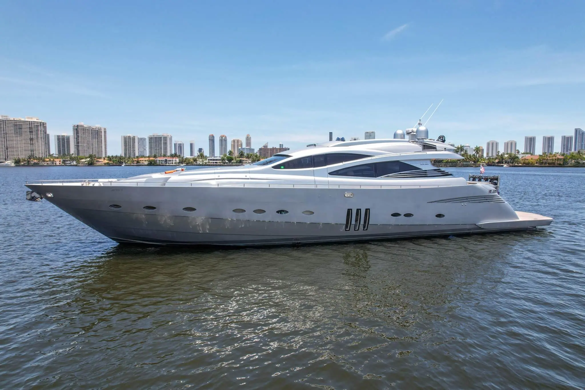 2007 Pershing 90