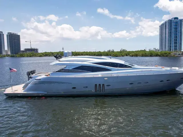 Pershing 90