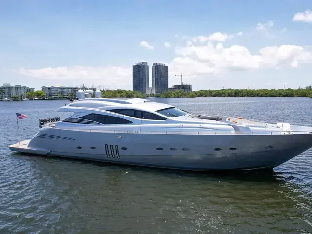 Pershing 90