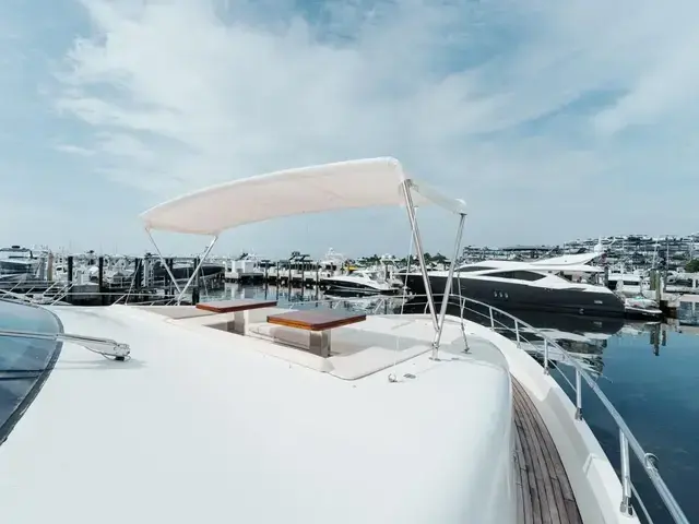 Azimut 85 Fly