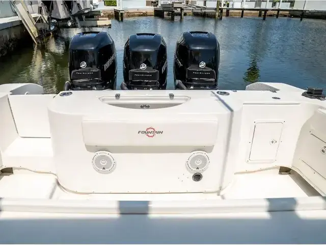 Fountain Powerboats 38 Center Console