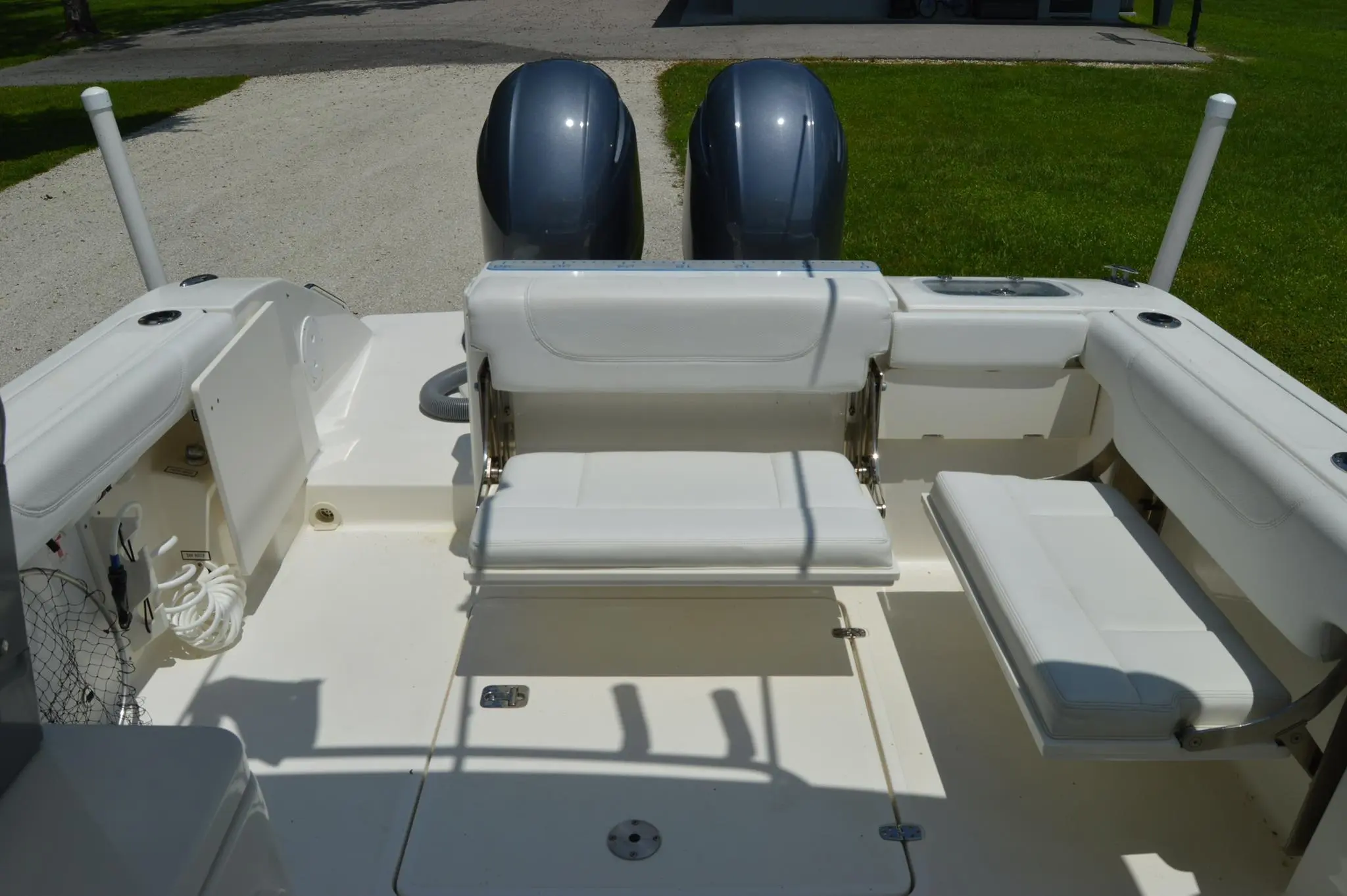 2021 Pursuit 266 dual console