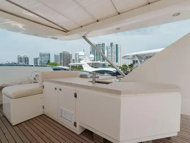 Azimut 85 Fly