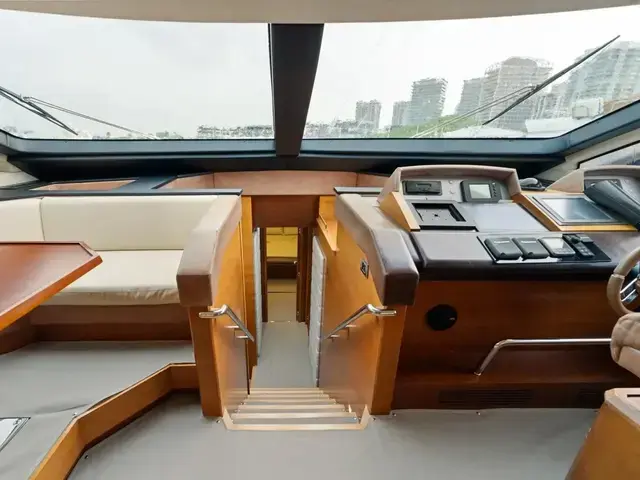 Azimut 85 Fly