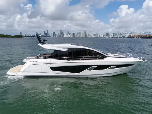 Sunseeker Predator 65