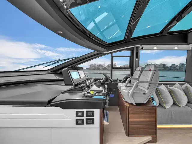 Sunseeker Predator 65