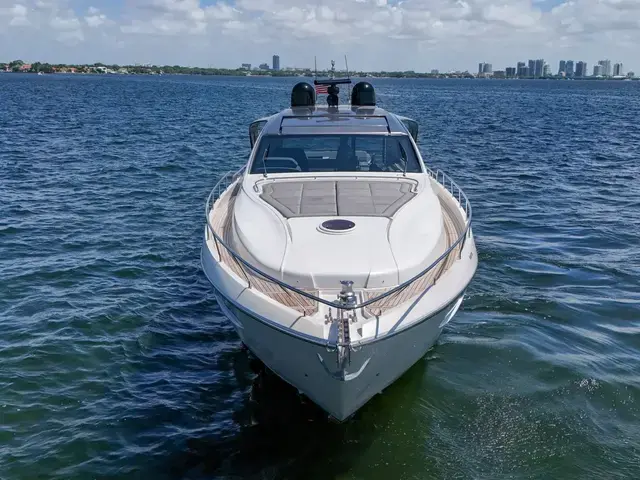 Pershing 70