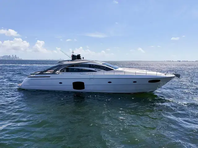 Pershing 70