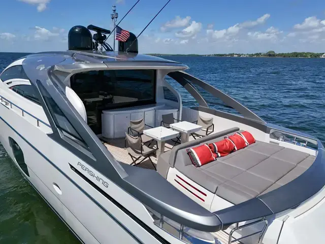 Pershing 70