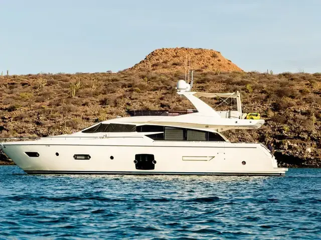 Ferretti Yachts 720