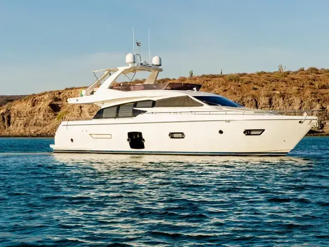 Ferretti Yachts 720