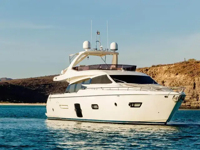 Ferretti Yachts 720