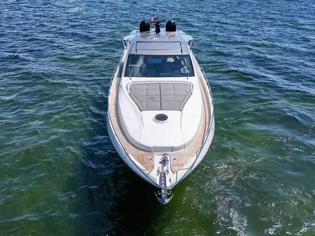 Pershing 70