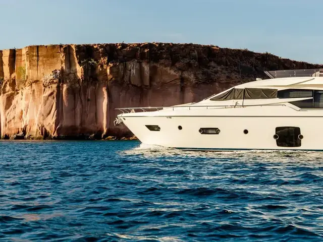 Ferretti Yachts 720