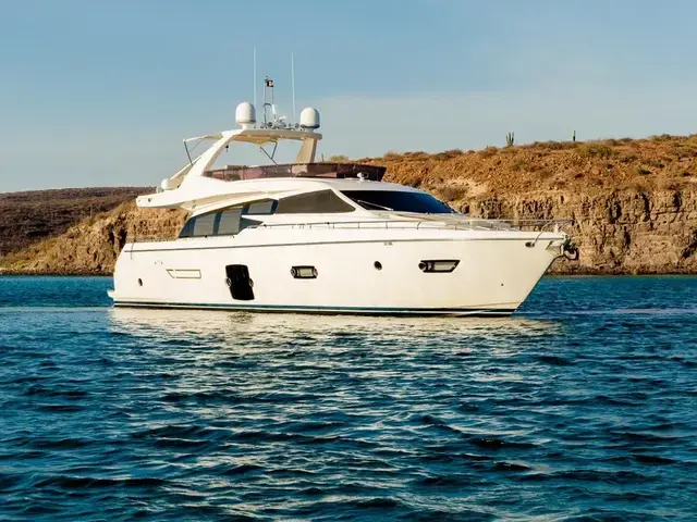 Ferretti Yachts 720