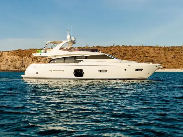 Ferretti Yachts 720