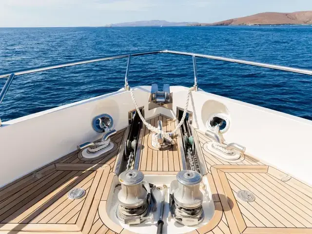 Ferretti Yachts 720