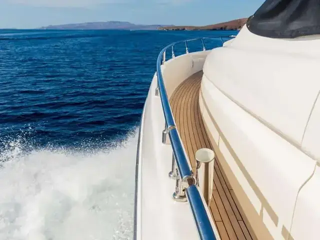 Ferretti Yachts 720