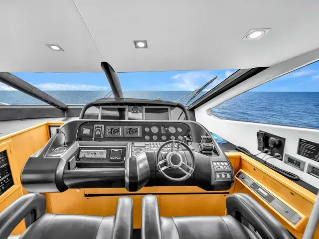 Sunseeker 80 Flybrige