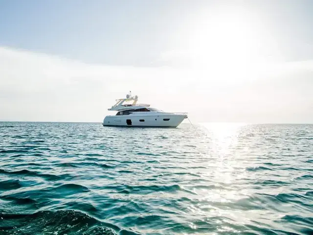 Ferretti Yachts 720