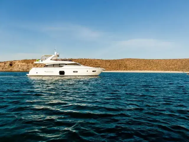 Ferretti Yachts 720