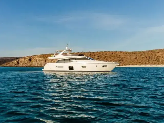 Ferretti Yachts 720