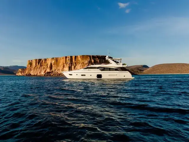 Ferretti Yachts 720