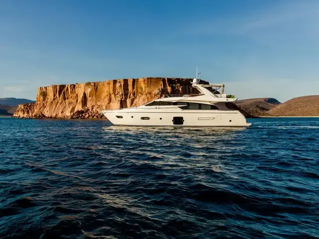 Ferretti Yachts 720