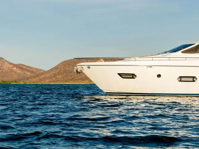 Ferretti Yachts 720