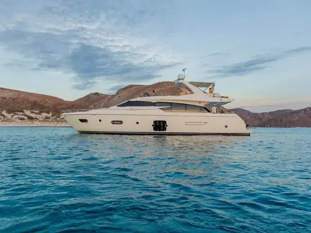 Ferretti Yachts 720