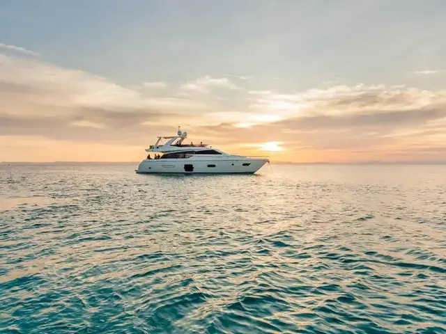 Ferretti Yachts 720