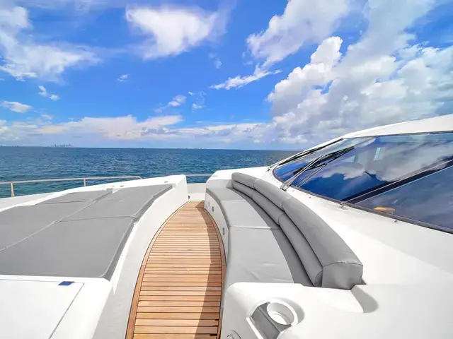 Sunseeker 80 Flybrige