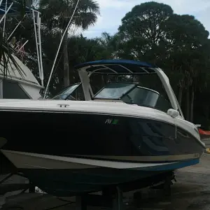 2014 Sea Ray 270 SLX