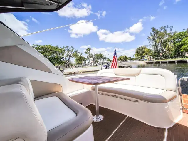 Sea Ray 330 Sundancer