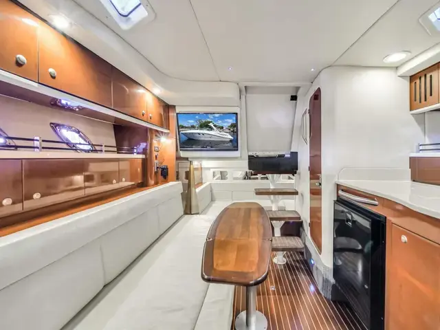 Sea Ray 330 Sundancer