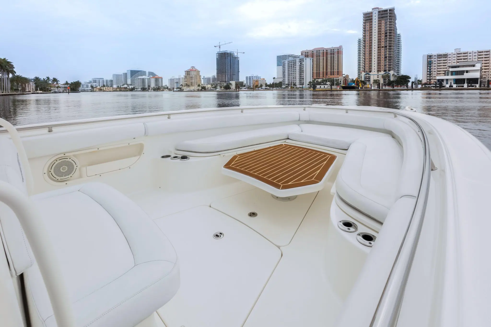 2013 Boston Whaler 320 outrage