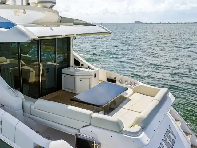 Azimut 55s