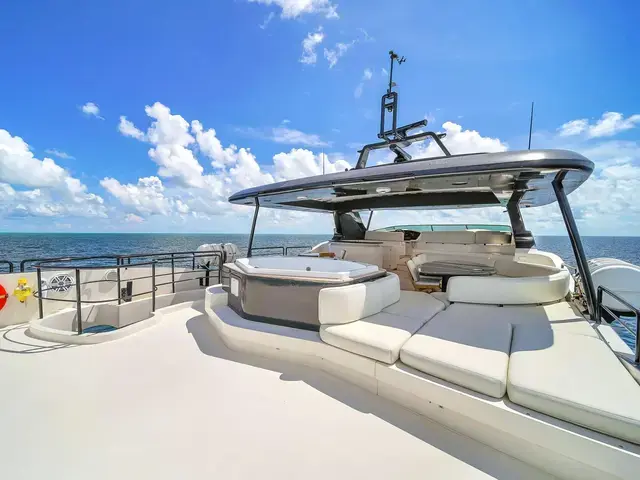 Azimut 116