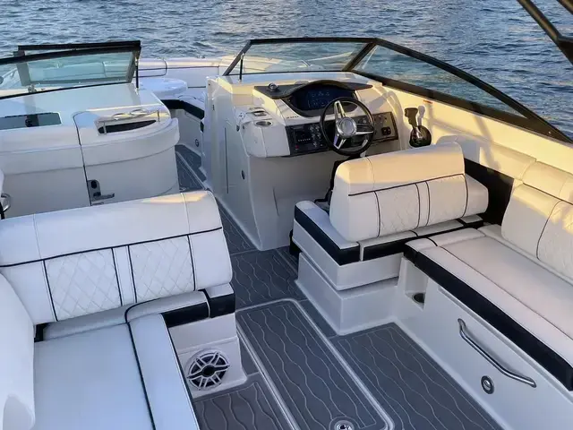 Sea Ray 290 Sundeck