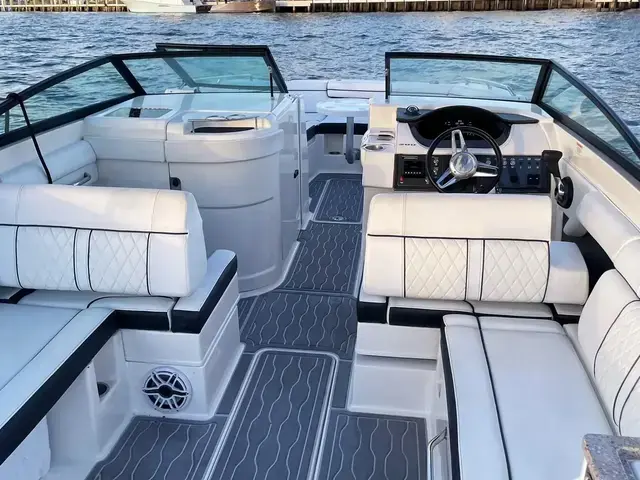 Sea Ray 290 Sundeck