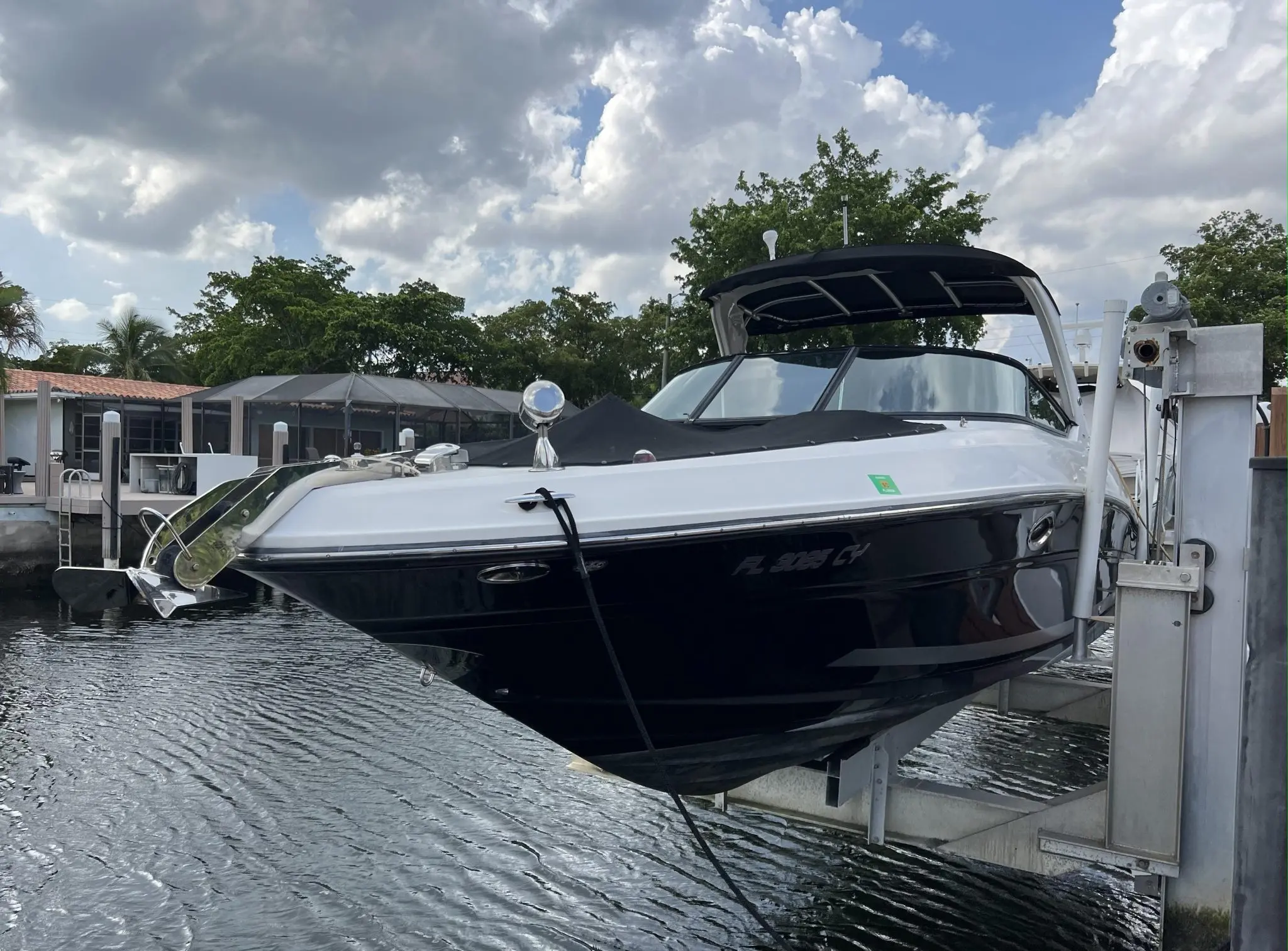 2011 Sea Ray 300 slx