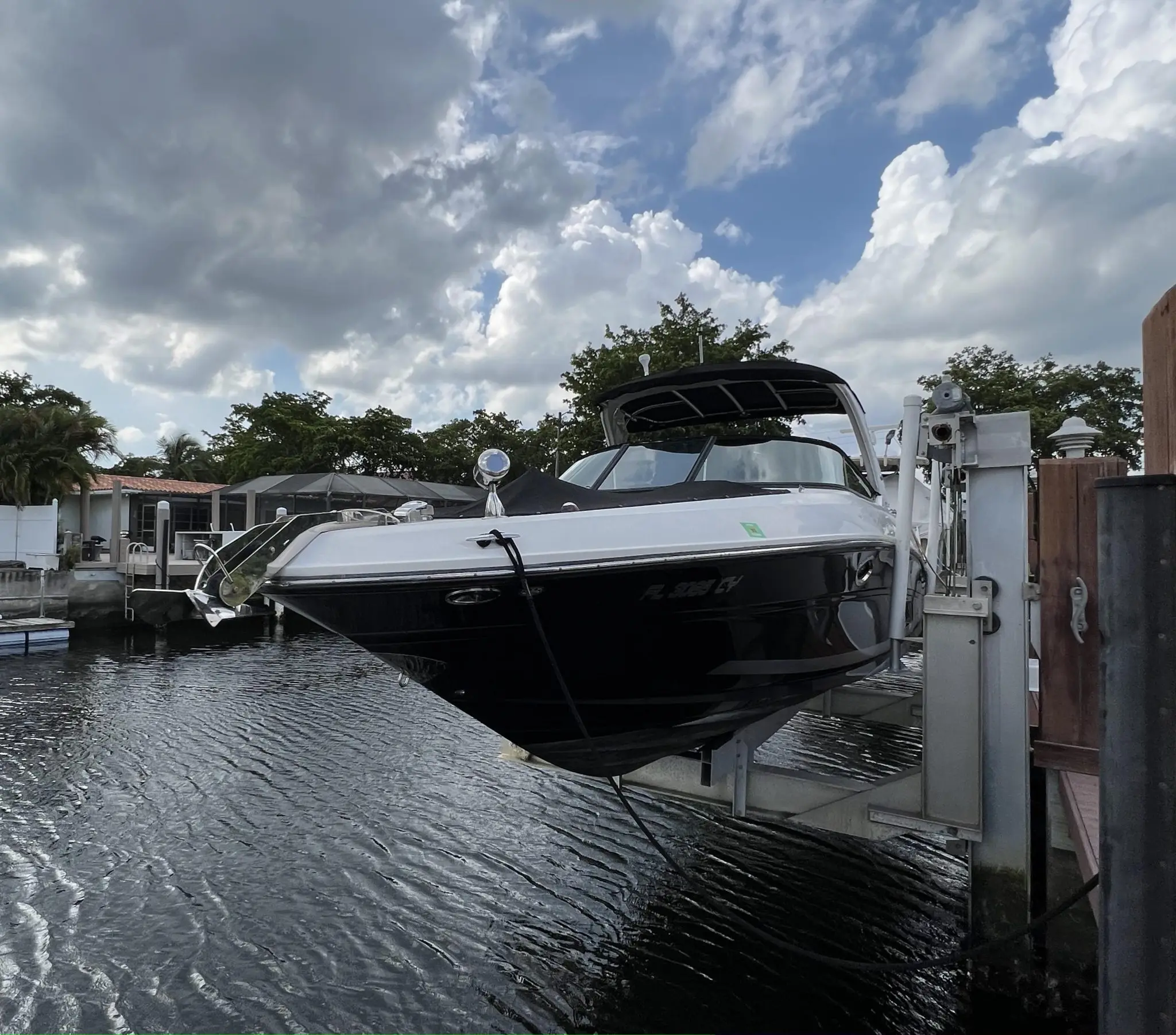 2011 Sea Ray 300 slx