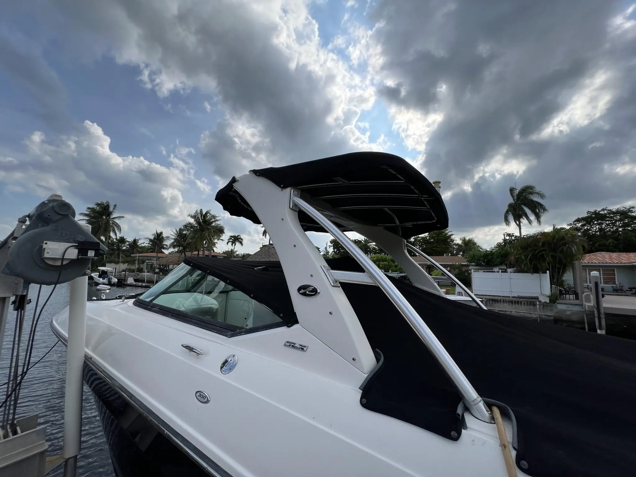 2011 Sea Ray 300 slx