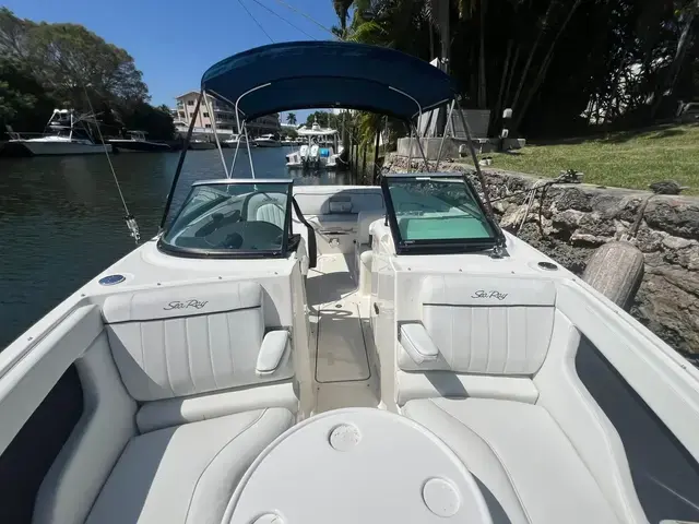 Sea Ray 240 Sundeck