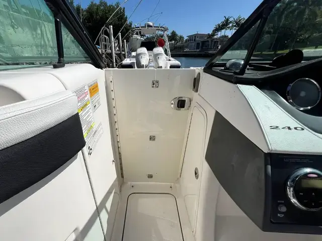 Sea Ray 240 Sundeck