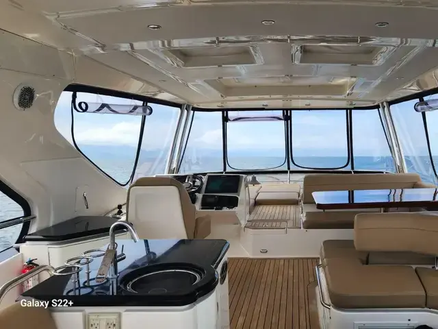 Sea Ray L650 Fly